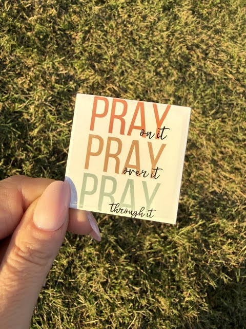Pray magnet